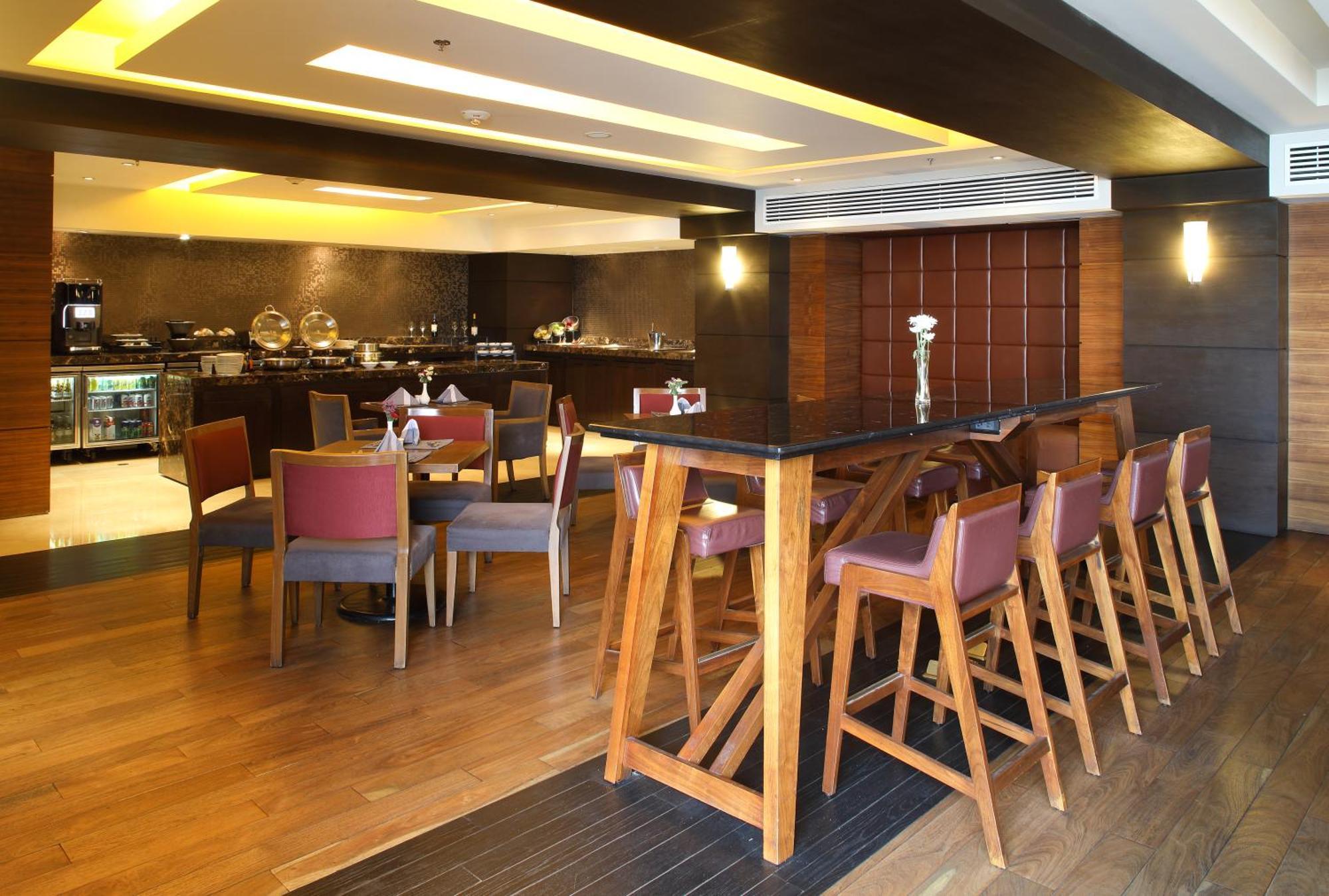 Executive Junior Suite City View