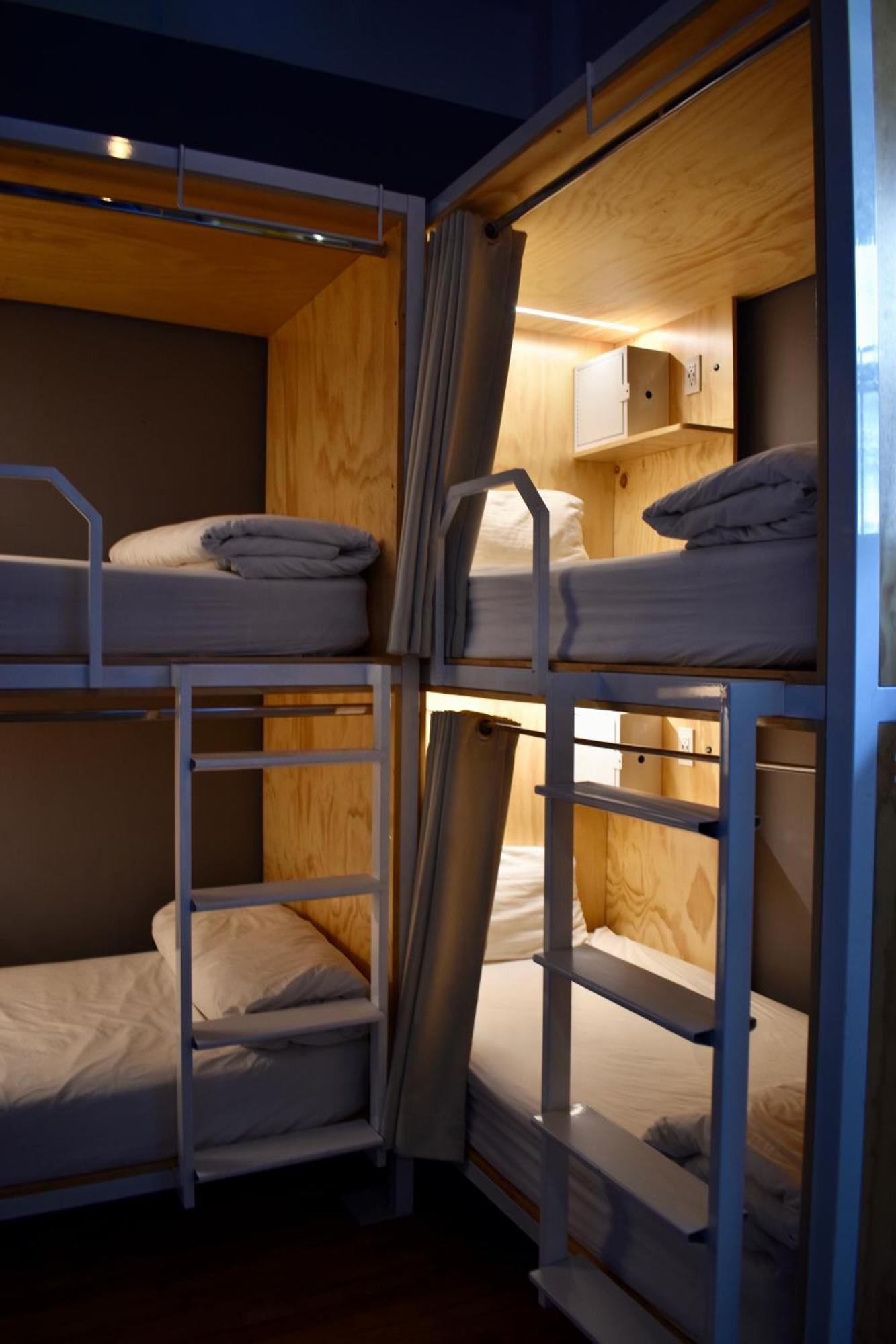 Bed 8-Bed Female Dormitory Room