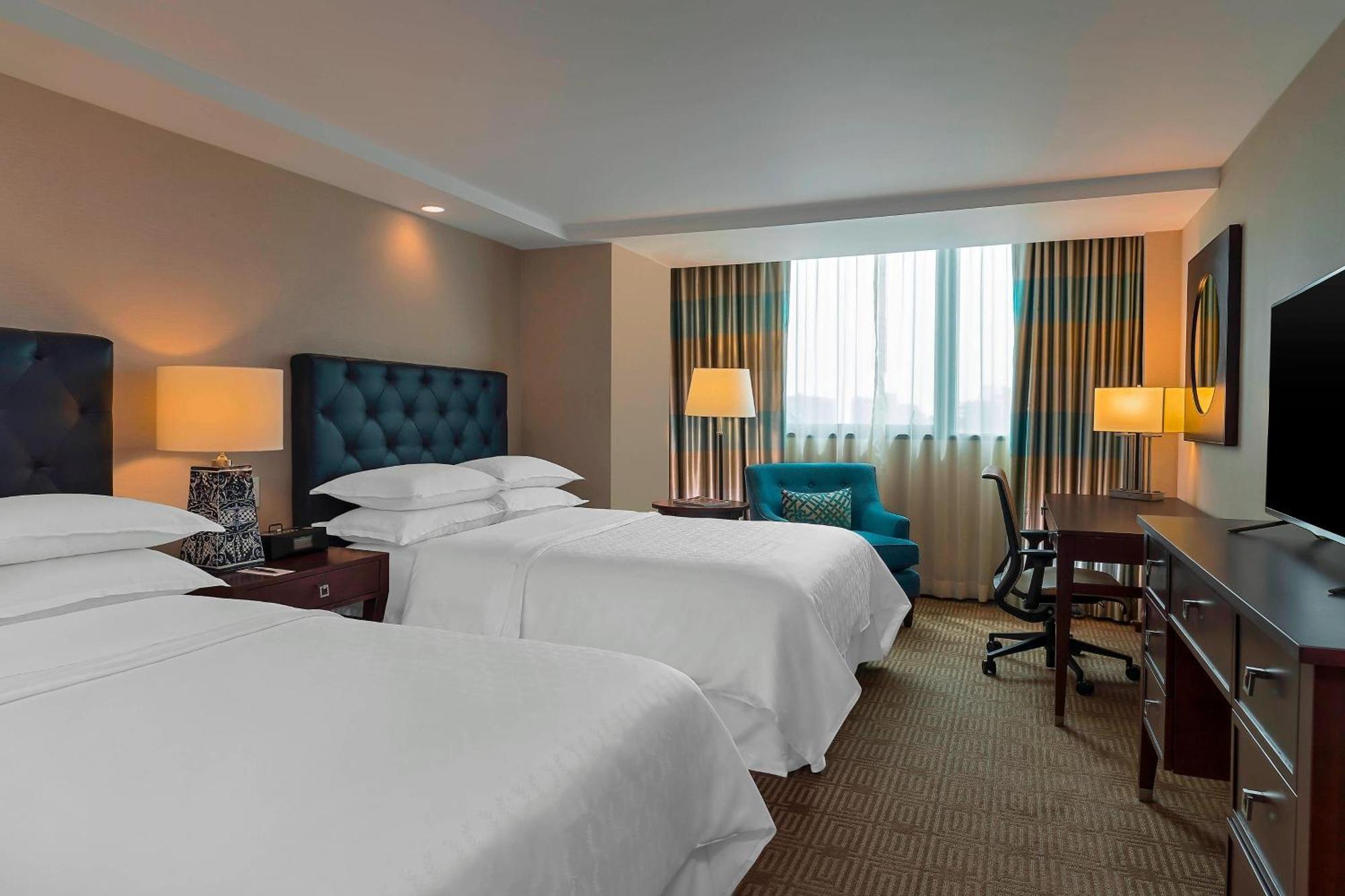 Business Deluxe, Guest room, 2 Double, Danubio Tower,1613663913:JPEG